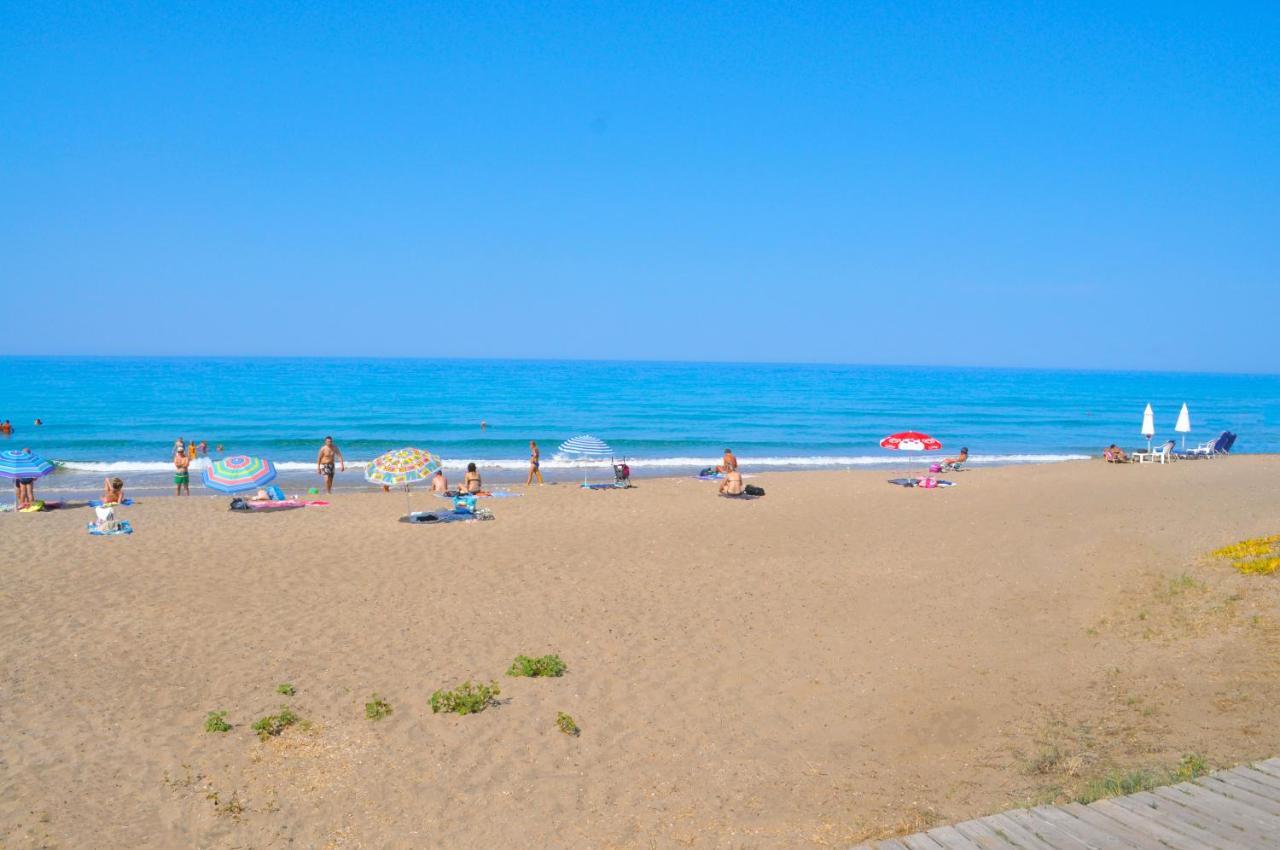 Natalia Apartment B With Panoramic Sea Views Of Agios Gordios Bay Esterno foto