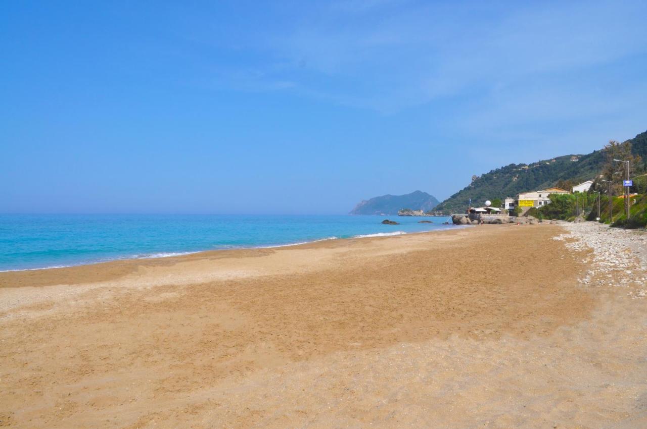 Natalia Apartment B With Panoramic Sea Views Of Agios Gordios Bay Esterno foto