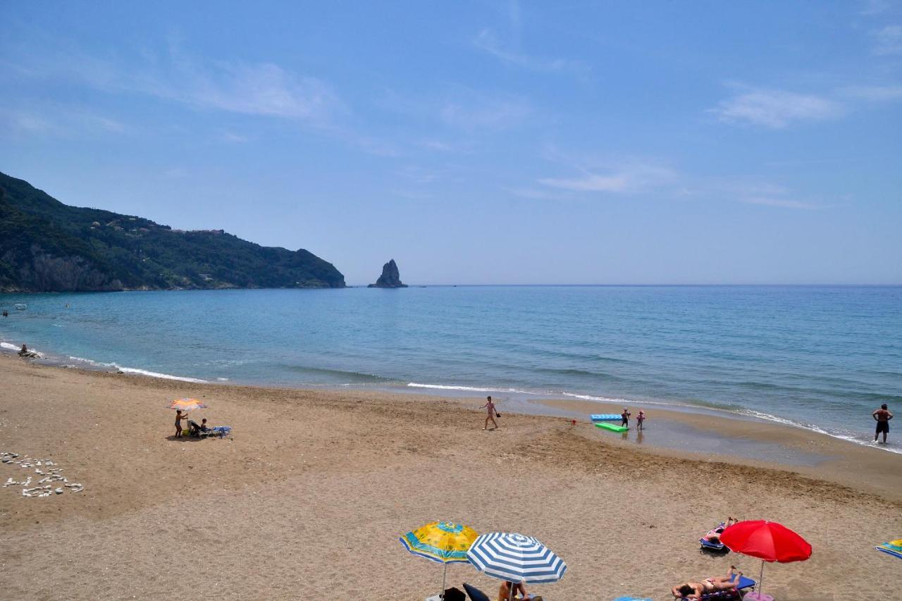 Natalia Apartment B With Panoramic Sea Views Of Agios Gordios Bay Esterno foto