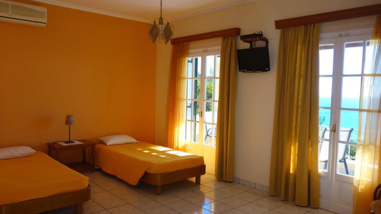 Natalia Apartment B With Panoramic Sea Views Of Agios Gordios Bay Esterno foto