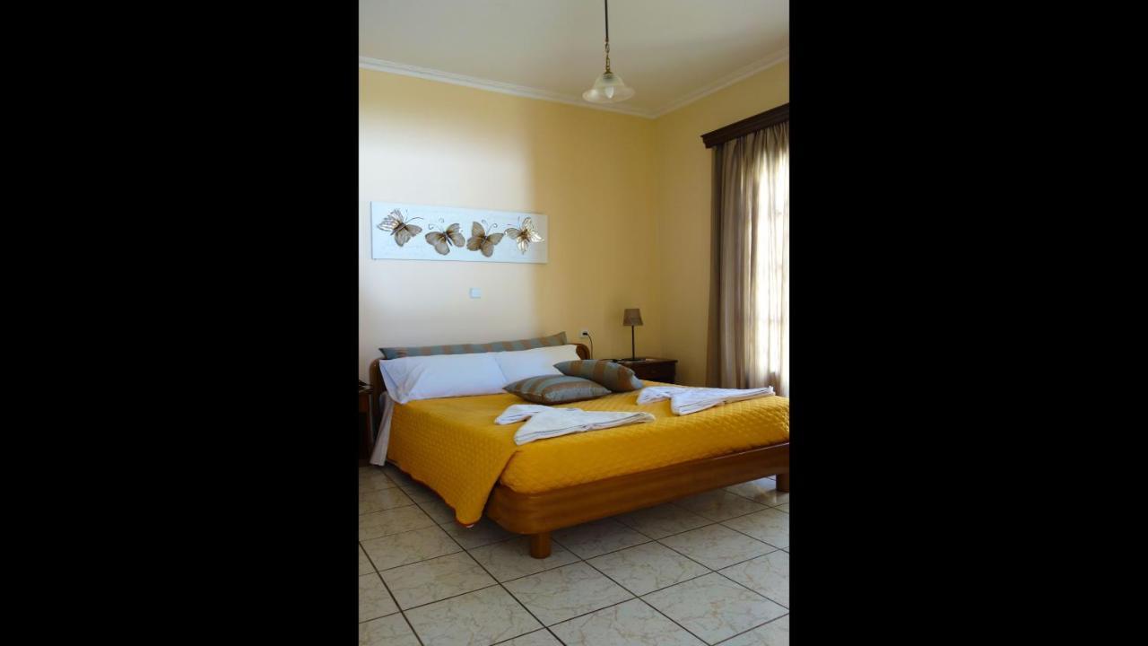 Natalia Apartment B With Panoramic Sea Views Of Agios Gordios Bay Esterno foto