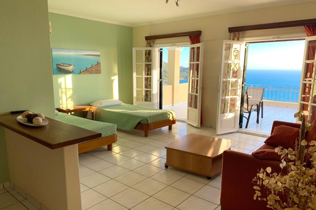 Natalia Apartment B With Panoramic Sea Views Of Agios Gordios Bay Esterno foto